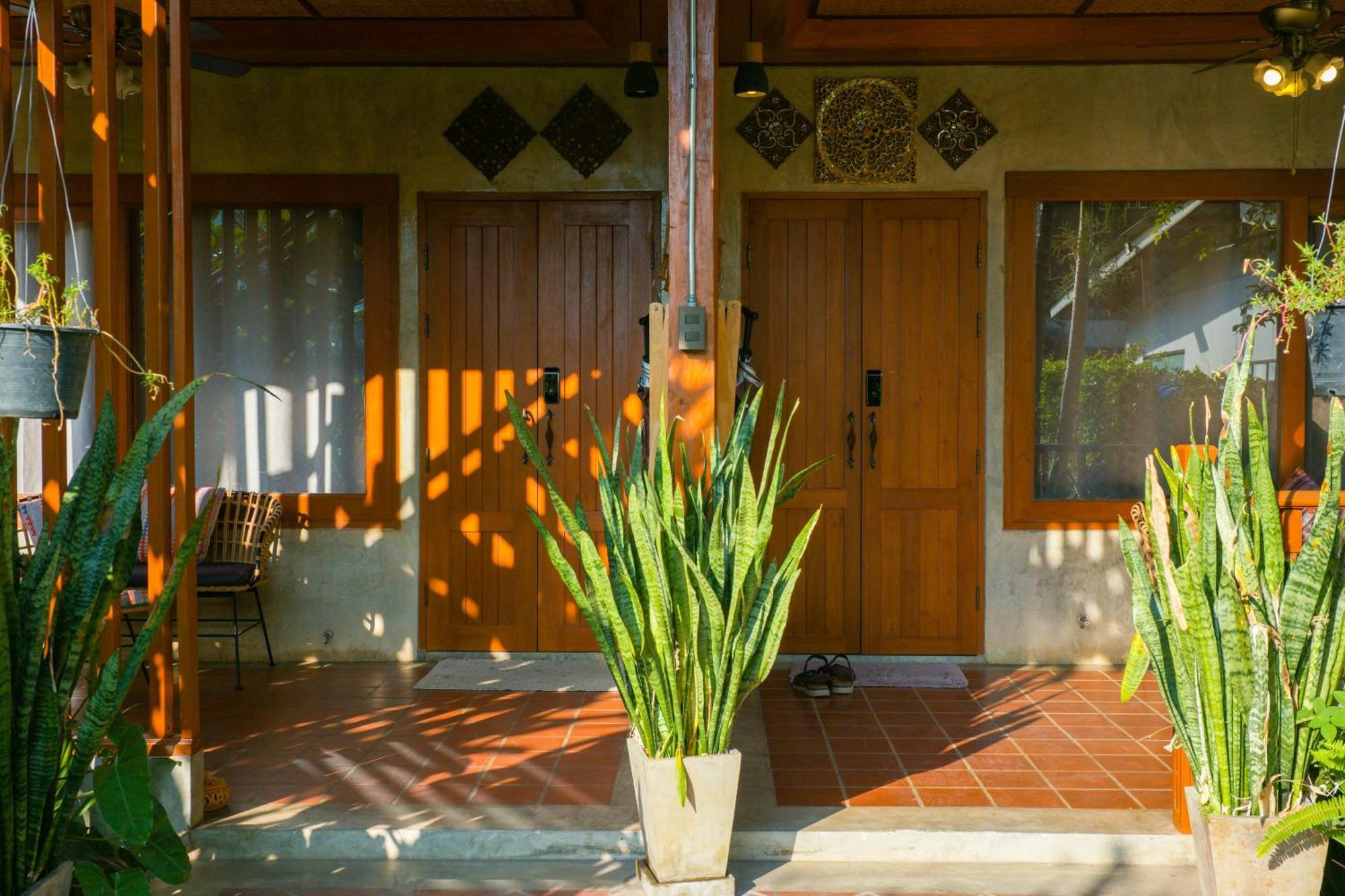 Buri Gallery House Chiang Mai Rum bild
