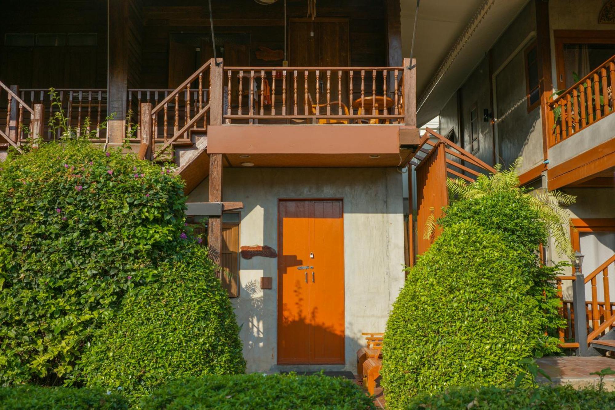 Buri Gallery House Chiang Mai Rum bild