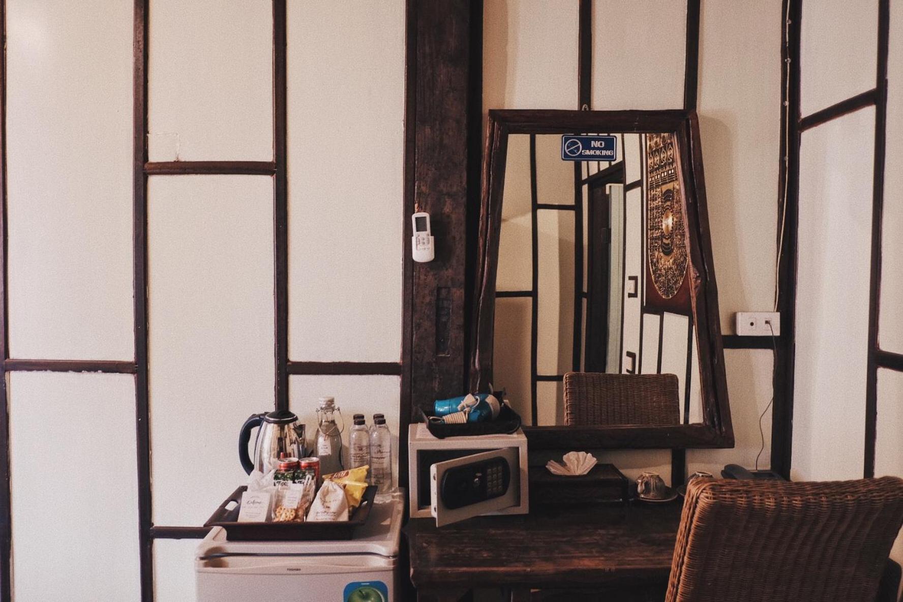 Buri Gallery House Chiang Mai Rum bild
