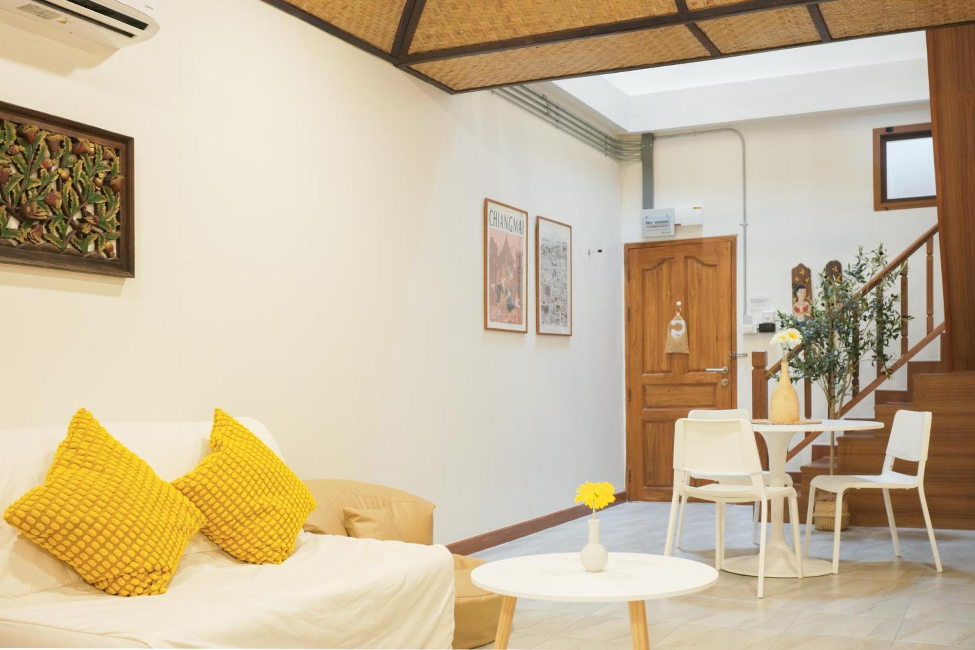 Buri Gallery House Chiang Mai Rum bild