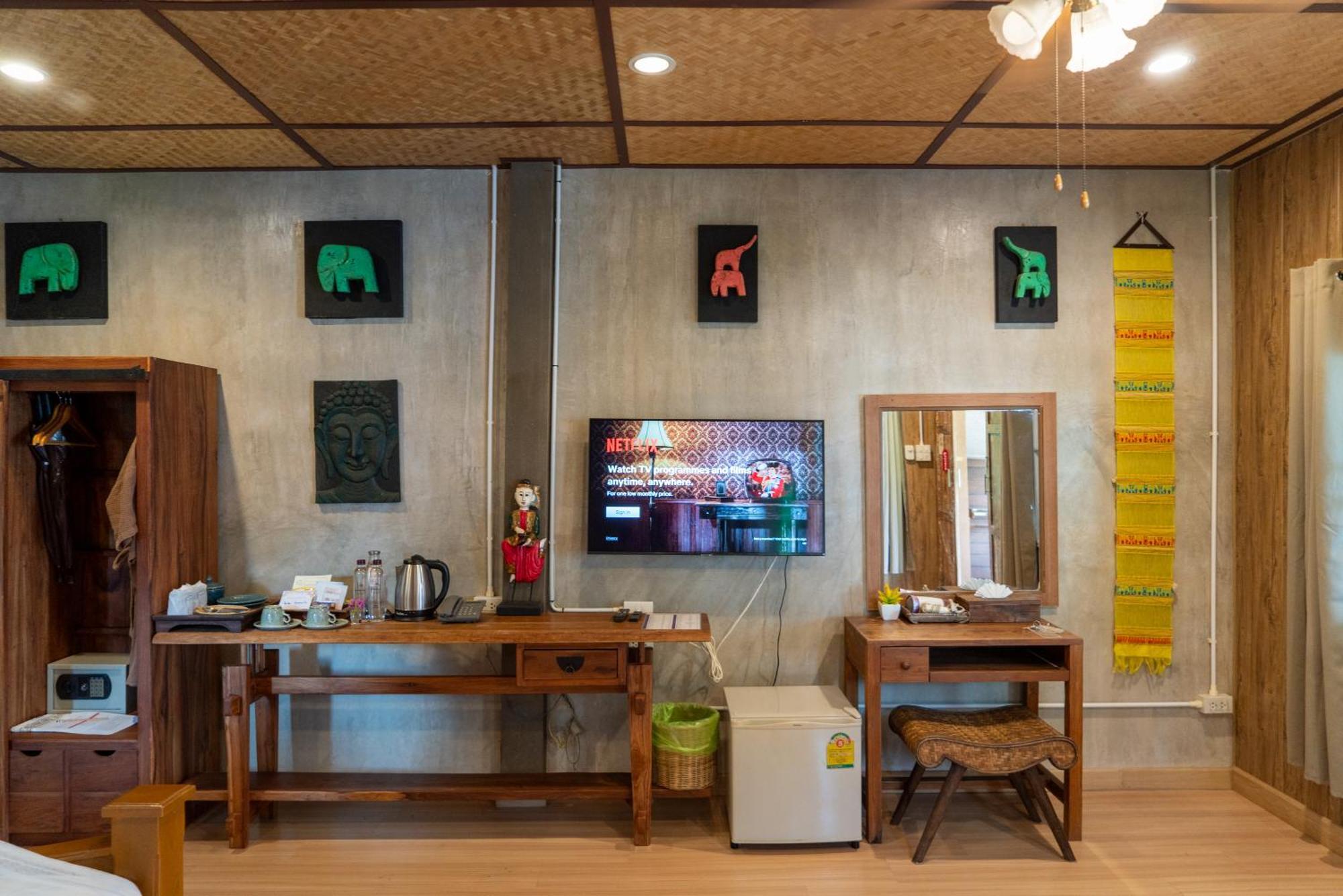Buri Gallery House Chiang Mai Rum bild